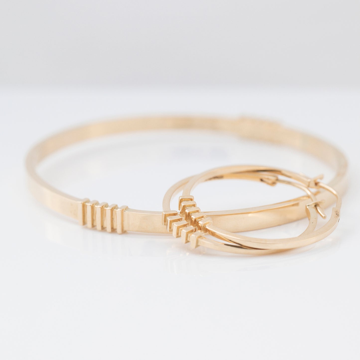 Pella Bangle